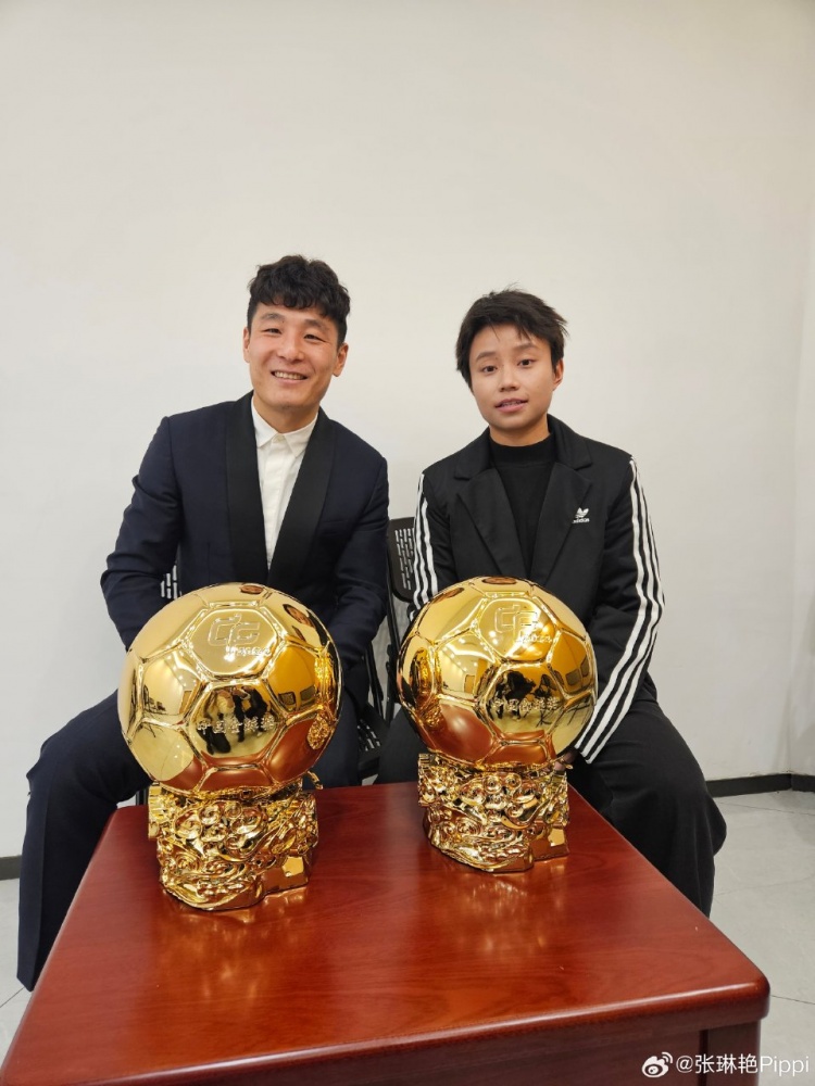  張琳艷社媒曬與武磊合照：感謝、榮幸、幸運(yùn)，祝磊哥早日康復(fù)