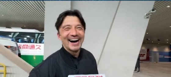  帶孩子和帶球隊(duì)哪個(gè)更累？謝暉笑言：都累，但帶孩子更累
