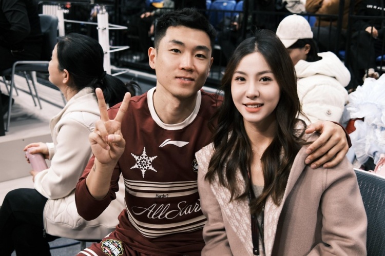  很搭！高詩巖妻子曬多張美照：打卡全明星 吉林下次見