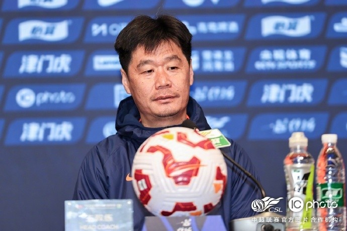  李霄鵬：希望明天比賽能打出一些新的東西，取得一個好的結(jié)果