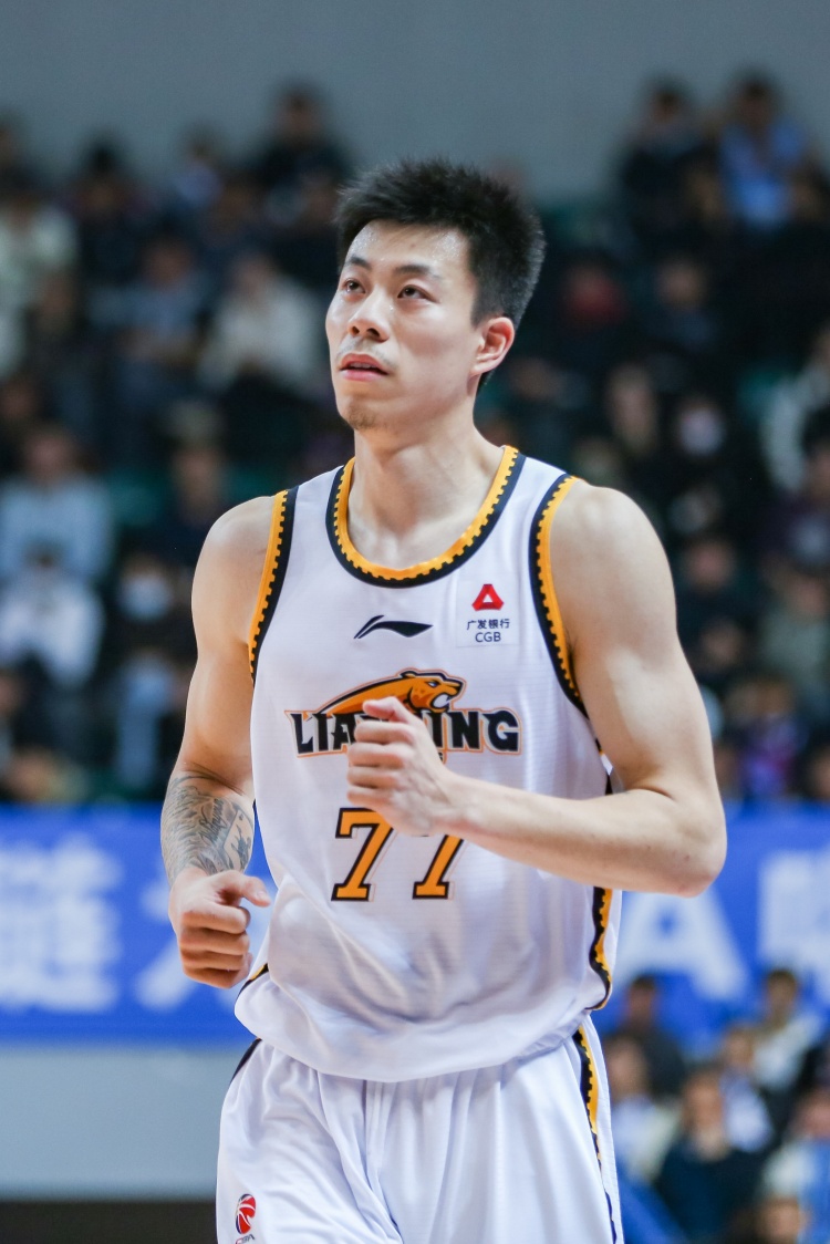  媒體人：張鎮(zhèn)麟、韓德君將因傷缺席今晚對(duì)陣北控的比賽