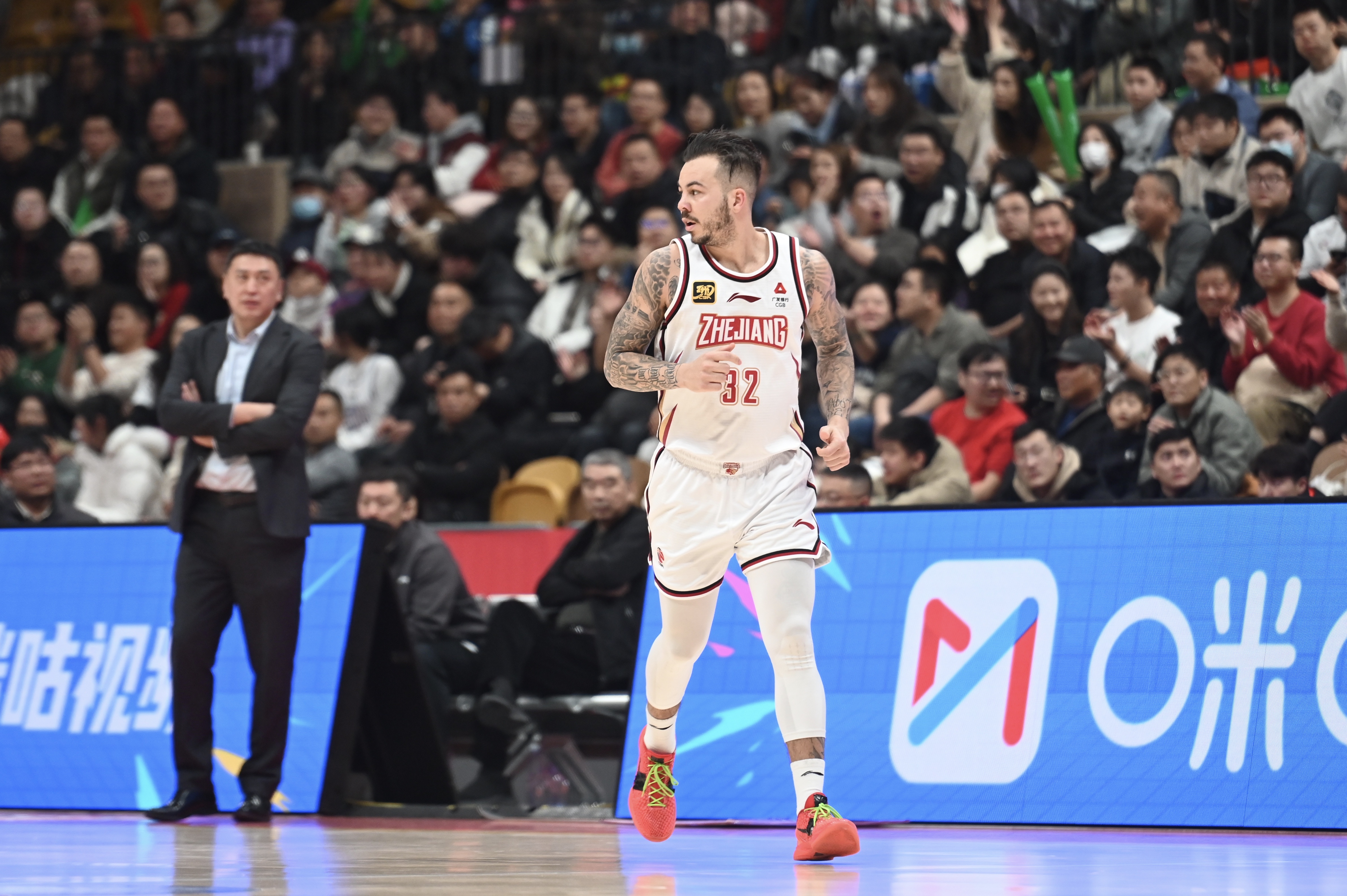  40+三雙難救主！約克39中18&三分22中10空砍48分10籃板11助攻