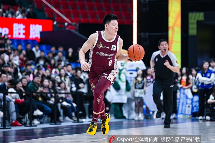  張寧：最后我就不想傳了 兄弟們一起歡呼擁抱拍頭的感覺(jué)真好！